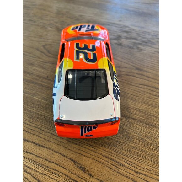 Hot Wheels Racing 2000 Scott Pruett #32 Tide NASCAR Diecast Car 1:24 Scale - Picture 4 of 12